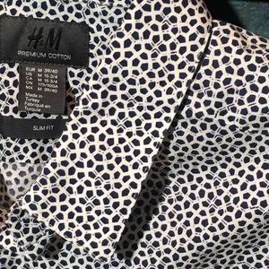 H&M Men’s Slim Fit Patterned Dress Shirt